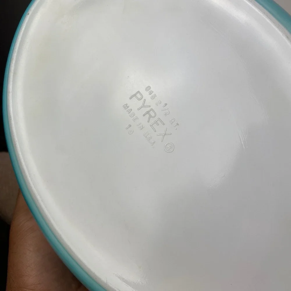VTG Pyrex Snowflake Turquoise Blue Oval Casserole Dish with Lid 1.5 QT MCM
